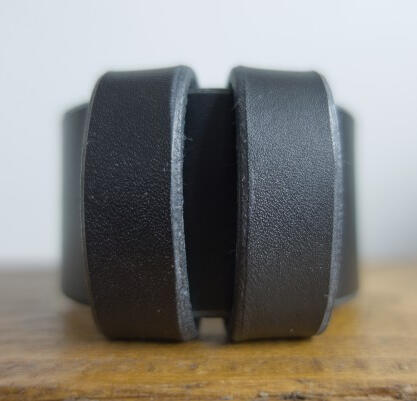 Handmade Full Grain Leather Belt Loops | Classic Black 38mm | Men's Belt Keeper (2 Pack) Handmade Full Grain Leather Belt Loops | Classic Black 38mm | Men's Belt Keeper (2 Pack)