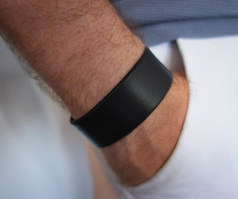 Full Grain Leather Cuff Bracelet | Black Classic 25mm | Made to Measure UK Artisan Full Grain Leather Cuff Bracelet | Black Classic 25mm | Made to Measure UK Artisan